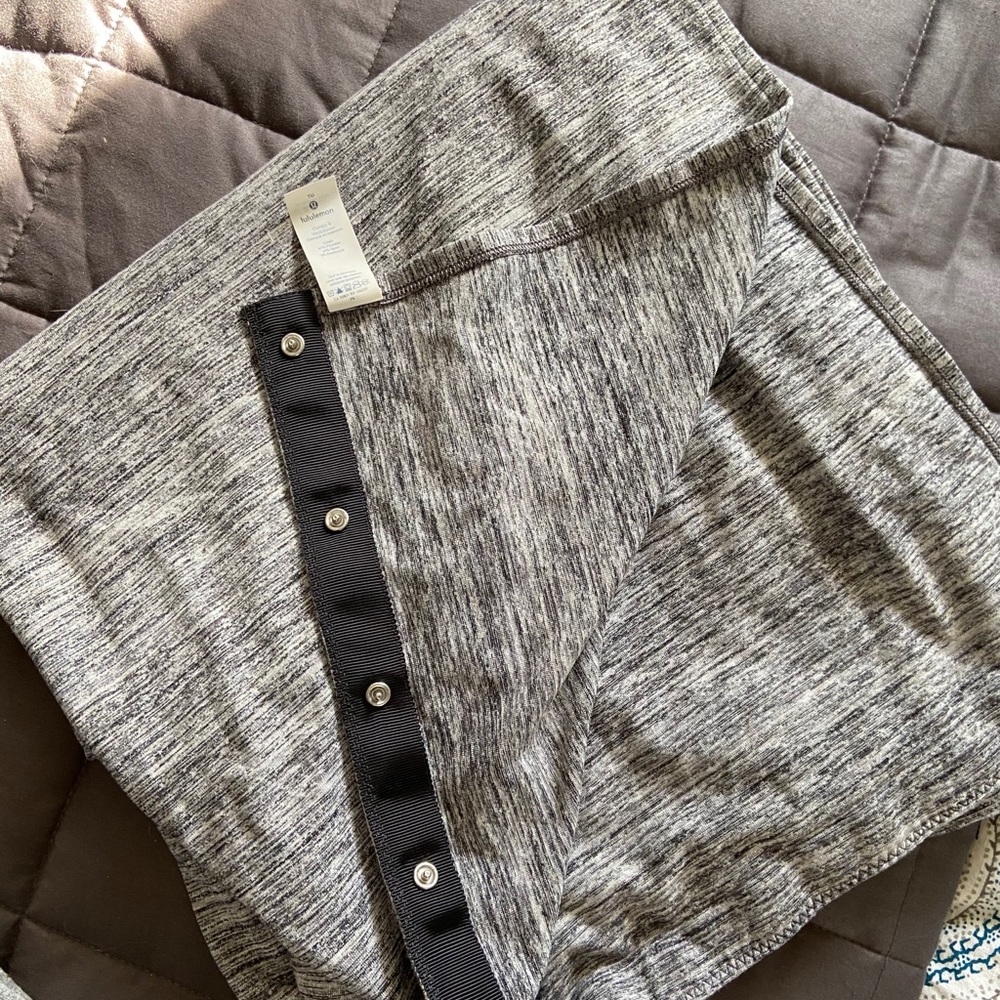 Lululemon Vinyasa scarf - space gray